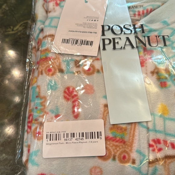 NWT - Posh Peanut - Microfleece Jumpsuit / Playsuit - Pattern: Gingerbread Train - Picture 13 of 13